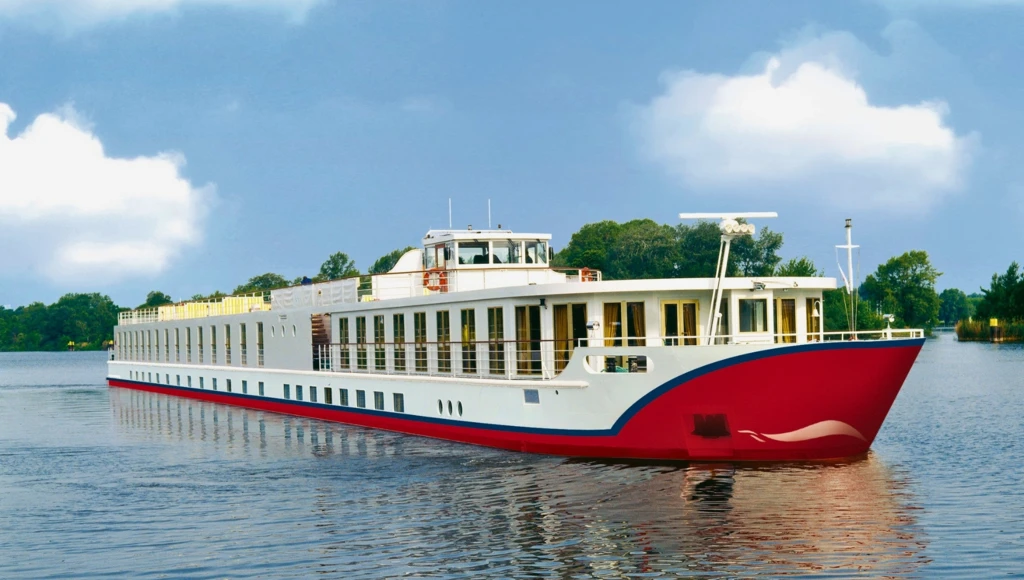 8-day Baltic adventure: from the tranquil banks of the Havel and Oder rivers to the islands and Hanseatic cities