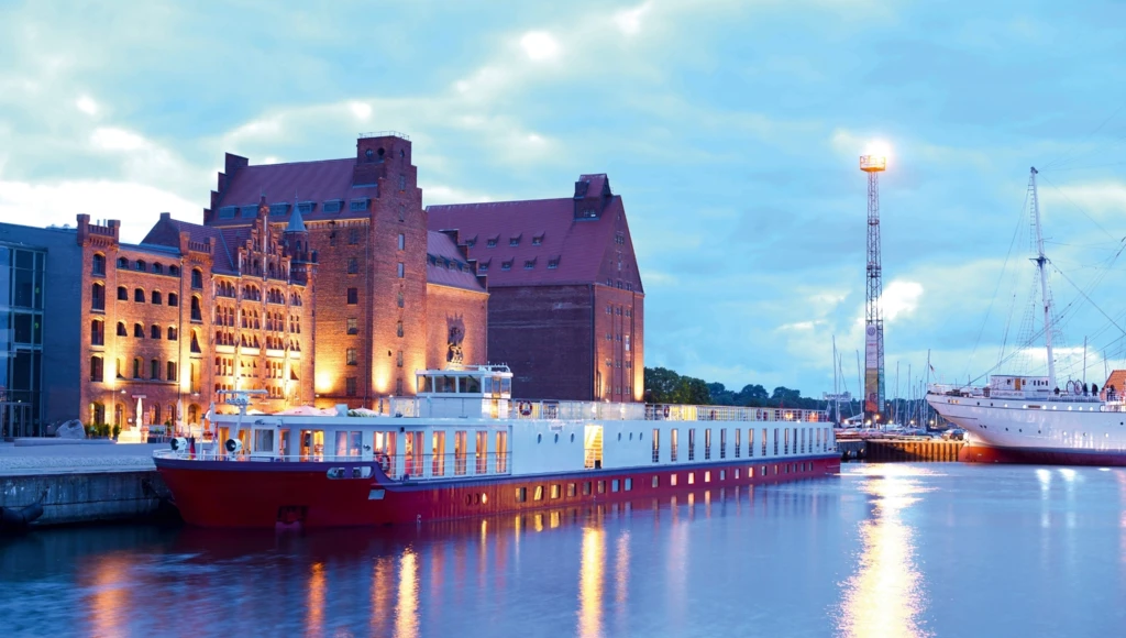 8-day Baltic adventure: from the tranquil banks of the Havel and Oder rivers to the islands and Hanseatic cities