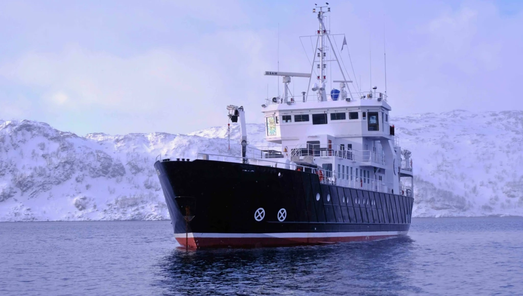 Printemps polaire au Spitzberg : navigation de 9 jours à travers les fjords norvégiens, entre nature intacte, paysages polaires et faune sauvage