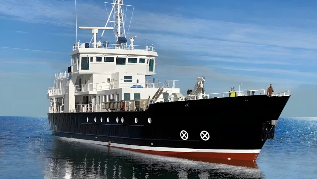 Printemps polaire au Spitzberg : navigation de 9 jours à travers les fjords norvégiens, entre nature intacte, paysages polaires et faune sauvage