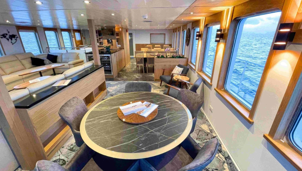 Croisière polaire de 7 jours dans les Lofoten : fjords du Nordland, villages de pêcheurs et observation des cétacés
