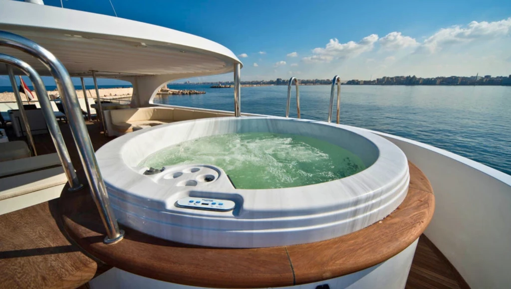 Plongées exceptionnelles sur les côtes du Sinaï et au cœur de la mer Rouge lors d'une croisière de 8 jours