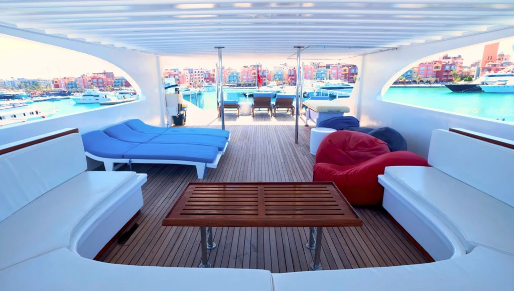 Plongées exceptionnelles sur les côtes du Sinaï et au cœur de la mer Rouge lors d'une croisière de 8 jours