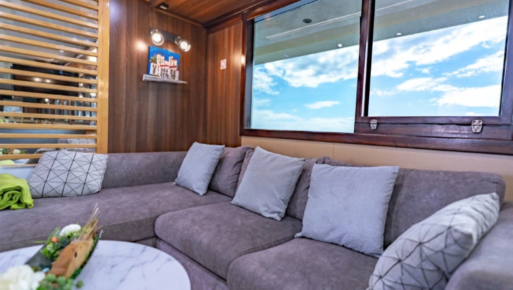 Fuga adriatica: 8 giorni lungo la costa, da Trogir a Dubrovnik, tra meraviglie naturali e patrimoni culturali