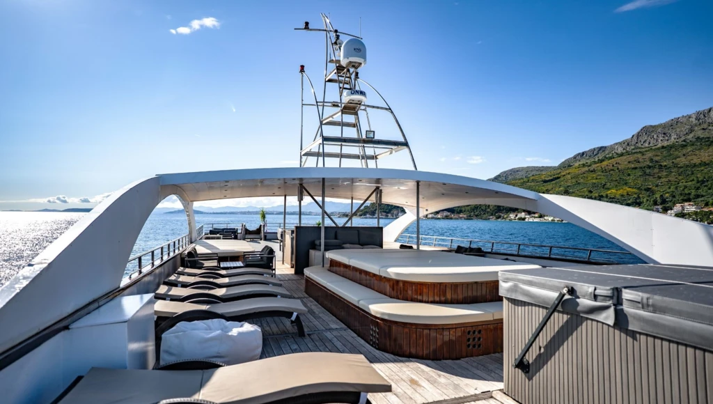 Fuga adriatica: 8 giorni lungo la costa, da Trogir a Dubrovnik, tra meraviglie naturali e patrimoni culturali