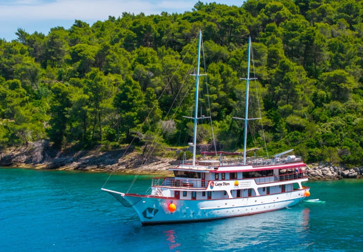 M/S Carpe Diem Dugi Rat - Port Krilo Jesenice | MS Carpe Diem