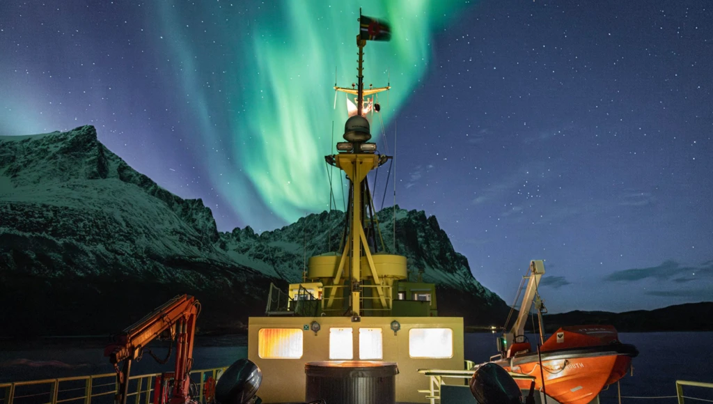Polare Frühling auf Spitzbergen: 9-tägige Kreuzfahrt durch die norwegischen Fjorde, zwischen unberührter Natur, Polarlandschaften und Wildtieren