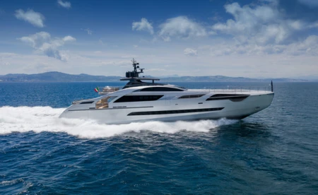 Pershing 140