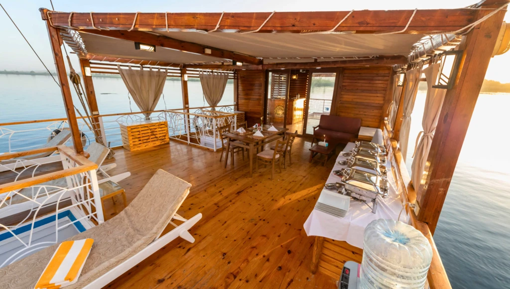 Le Nil authentique à bord d'un sandal : croisière intimiste de 5 jours au cœur de la Haute-Égypte, d’Esna à Assouan