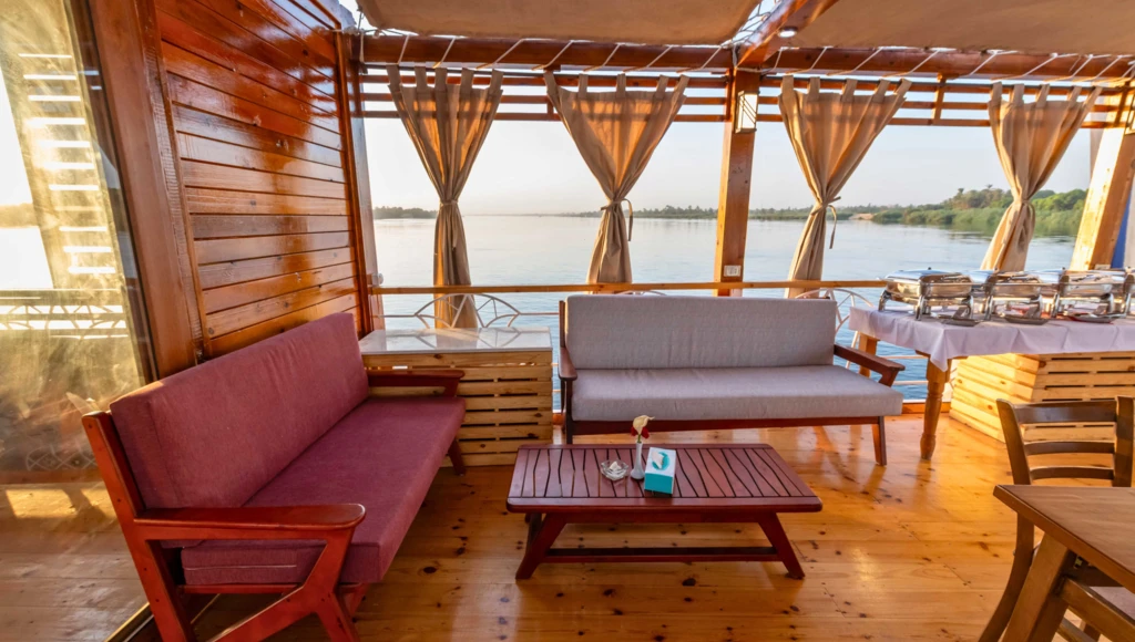 Le Nil authentique à bord d'un sandal : croisière intimiste de 5 jours au cœur de la Haute-Égypte, d’Esna à Assouan