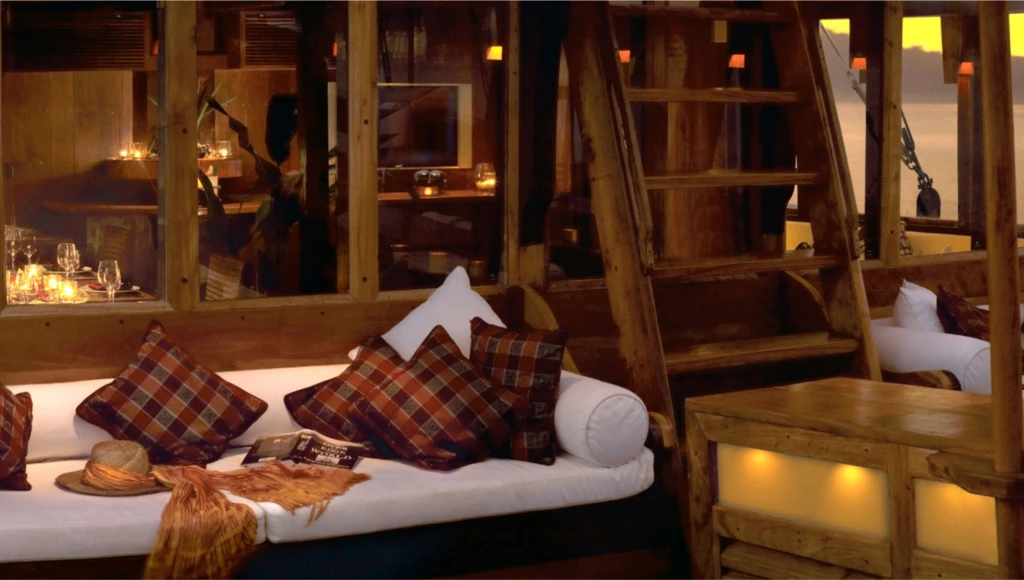 Crucero inmersivo de 8 días por las islas Banda: volcanes, especias y buceo en el corazón de las Molucas