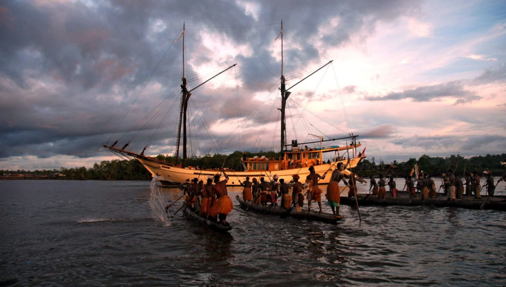 Crucero inmersivo de 8 días por las islas Banda: volcanes, especias y buceo en el corazón de las Molucas
