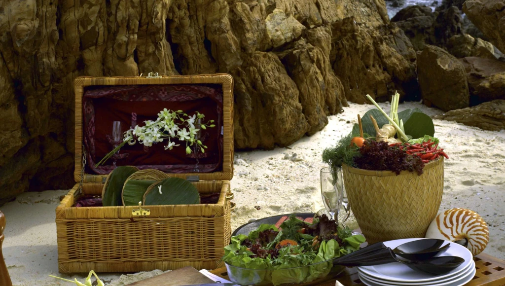Crucero inmersivo de 8 días por las islas Banda: volcanes, especias y buceo en el corazón de las Molucas