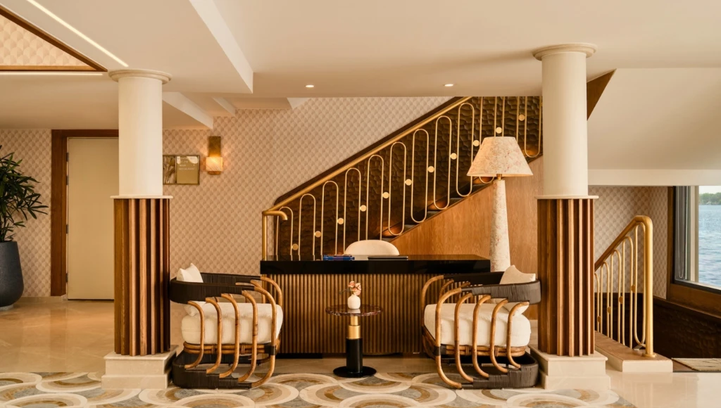 Un crucero idílico por las aguas sagradas del Nilo a bordo de un majestuoso Dahabieh: unas vacaciones auténticas con un servicio de alta gama