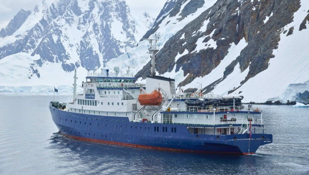 Odyssée polaire de 8 jours : entre légendes nordiques et nature sauvage aux confins des terres islandaise