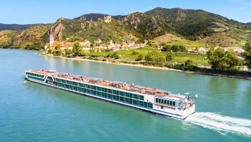 7-Day New Year's Cruise on the Danube: New Year's Eve in Illuminated Budapest, Imperial Vienna, and Wine Tasting in the Wachau