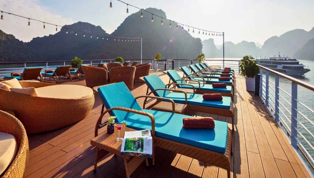 Circuit de 18 jours du Mékong à la baie d'Halong : Angkor, Saïgon, Hanoï et croisière culturelle