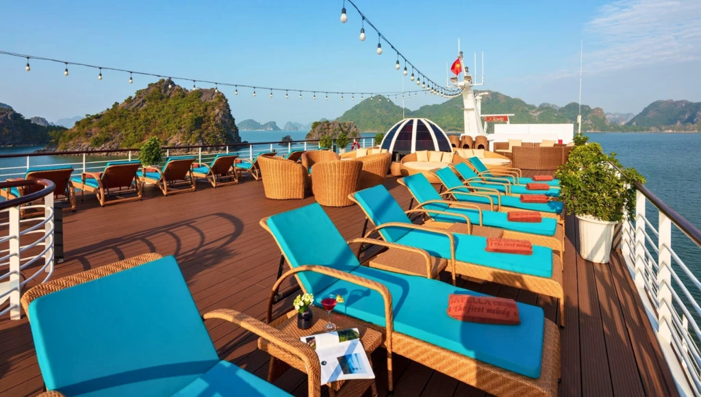 Circuit de 18 jours du Mékong à la baie d'Halong : Angkor, Saïgon, Hanoï et croisière culturelle