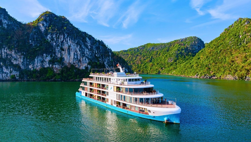Circuit de 18 jours du Mékong à la baie d'Halong : Angkor, Saïgon, Hanoï et croisière culturelle