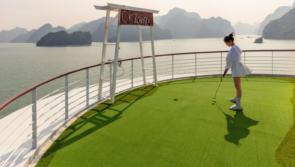 Circuit de 18 jours du Mékong à la baie d'Halong : Angkor, Saïgon, Hanoï et croisière culturelle