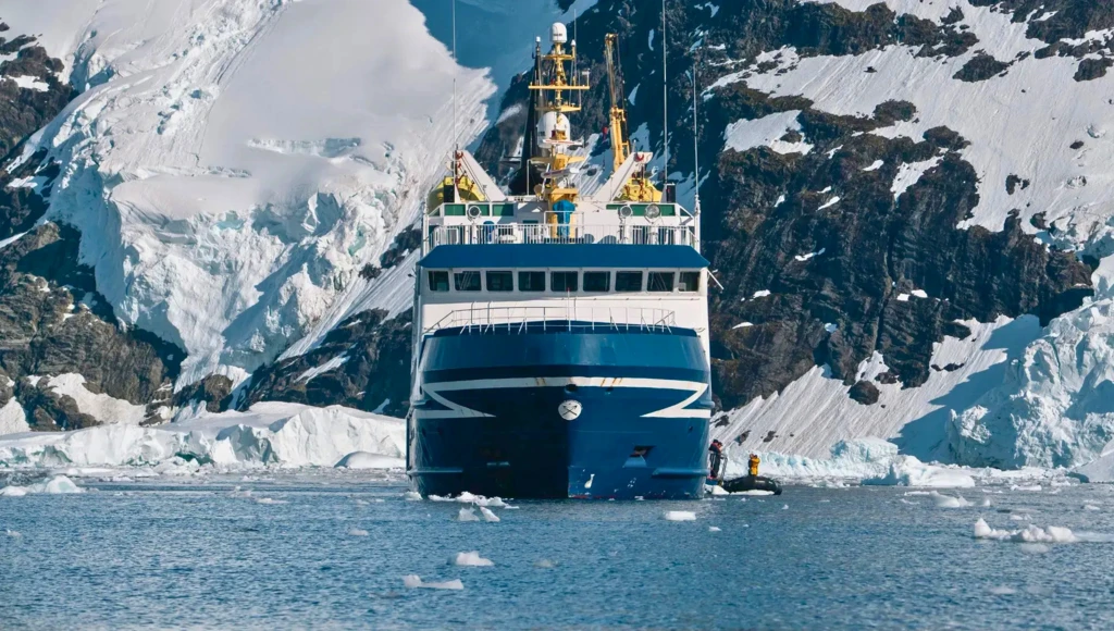 Les incontournables de l'Antarctique en 7 jours : îles Shetland du Sud, passage de Drake et arrivée à Ushuaïa
