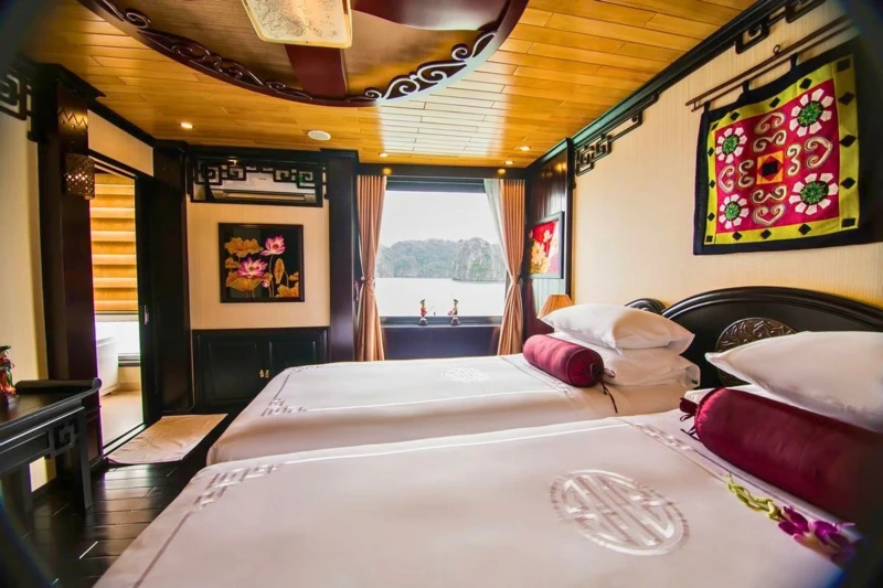 Croisière en jonque entre Ha Long et Bai Tu Long
