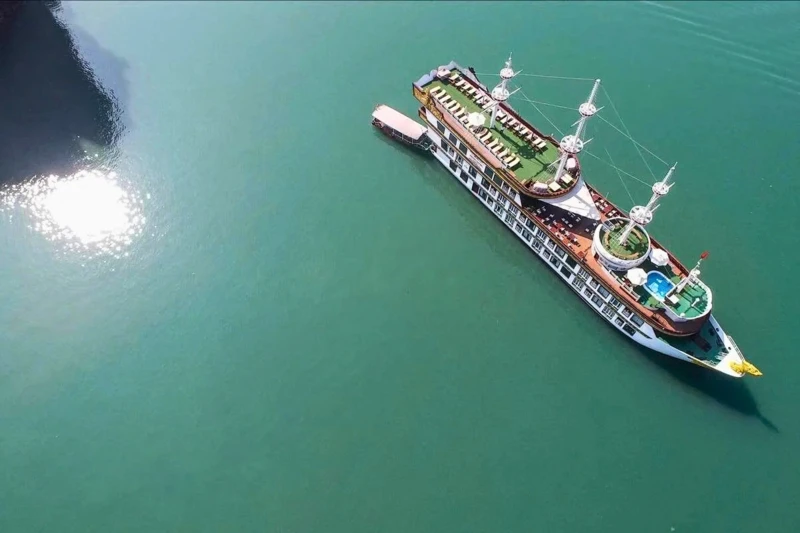 Croisière en jonque entre Ha Long et Bai Tu Long