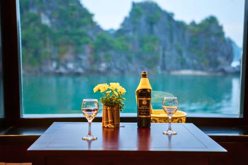 Croisière en jonque entre Ha Long et Bai Tu Long