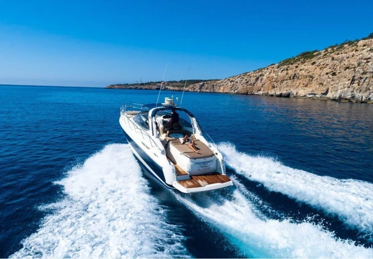 Cranchi Endurance 41 Puerto deportivo de Cangas | Gin Tonic