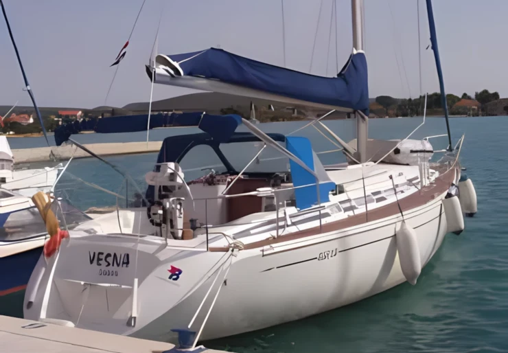 Elan 38 Betina | Zaglav