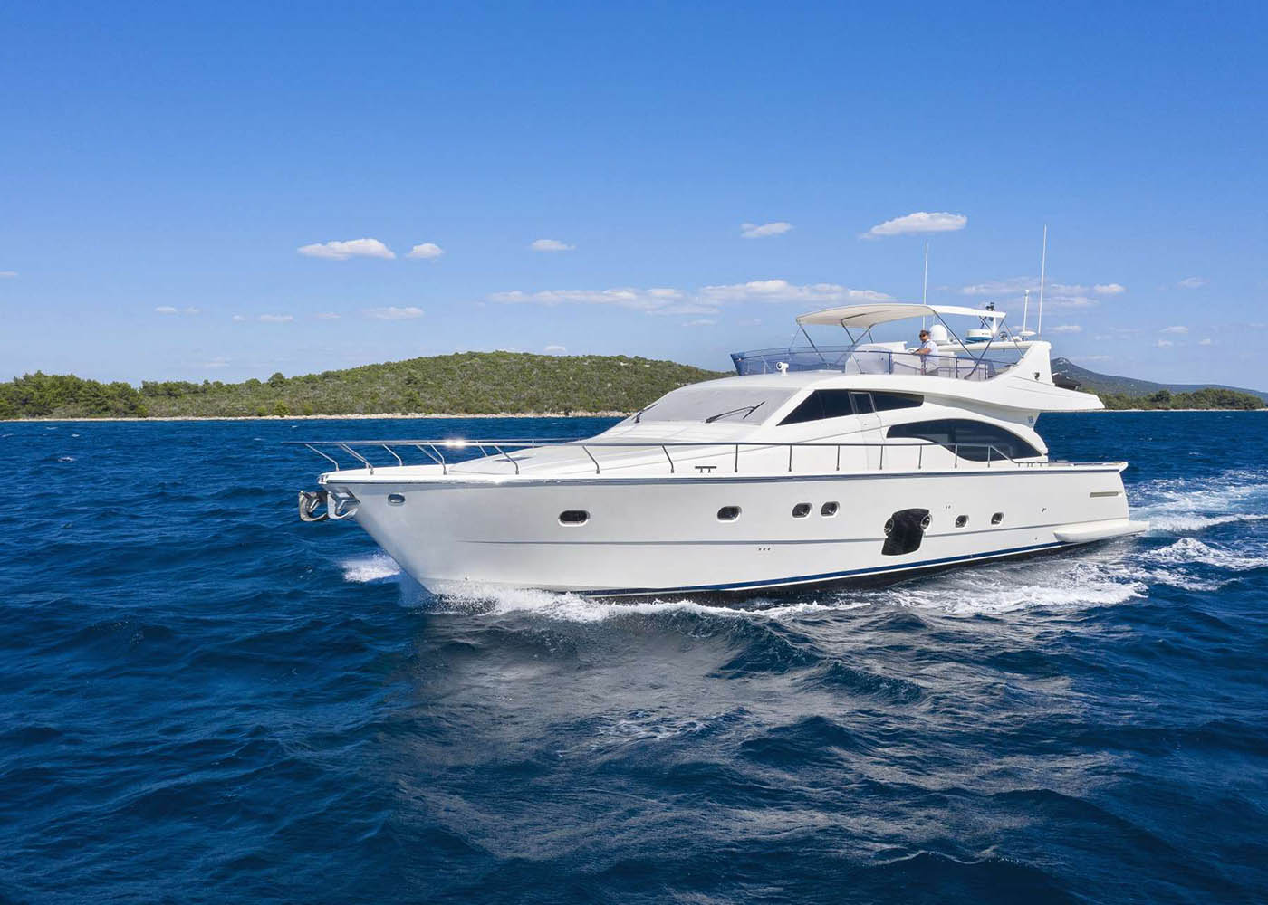 Ferretti 681