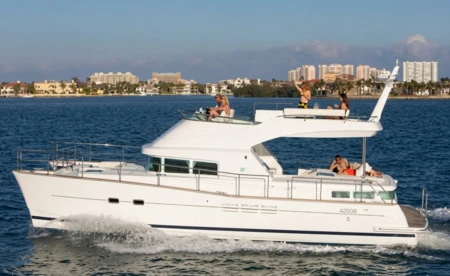 Lagoon Power 44
