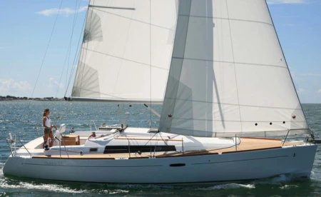 Oceanis 37