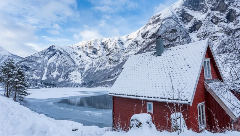 Navigation sur le légendaire Nærøyfjord
