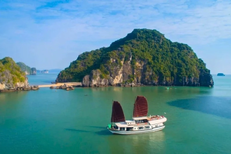 Croisière en jonque traditionnelle à Lan Ha