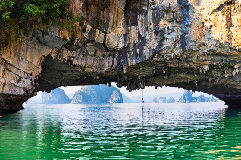 Grottes et rizières en barque à Tam Coc